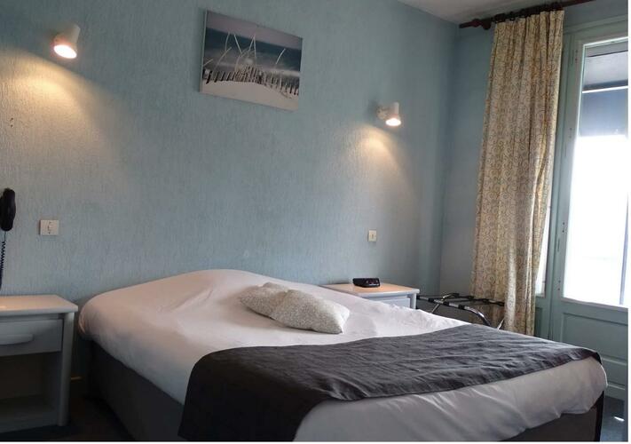 Chambres familiales pour 4 personnes près de Peaugres à l'hôtel Europa à Roussillon en Isère